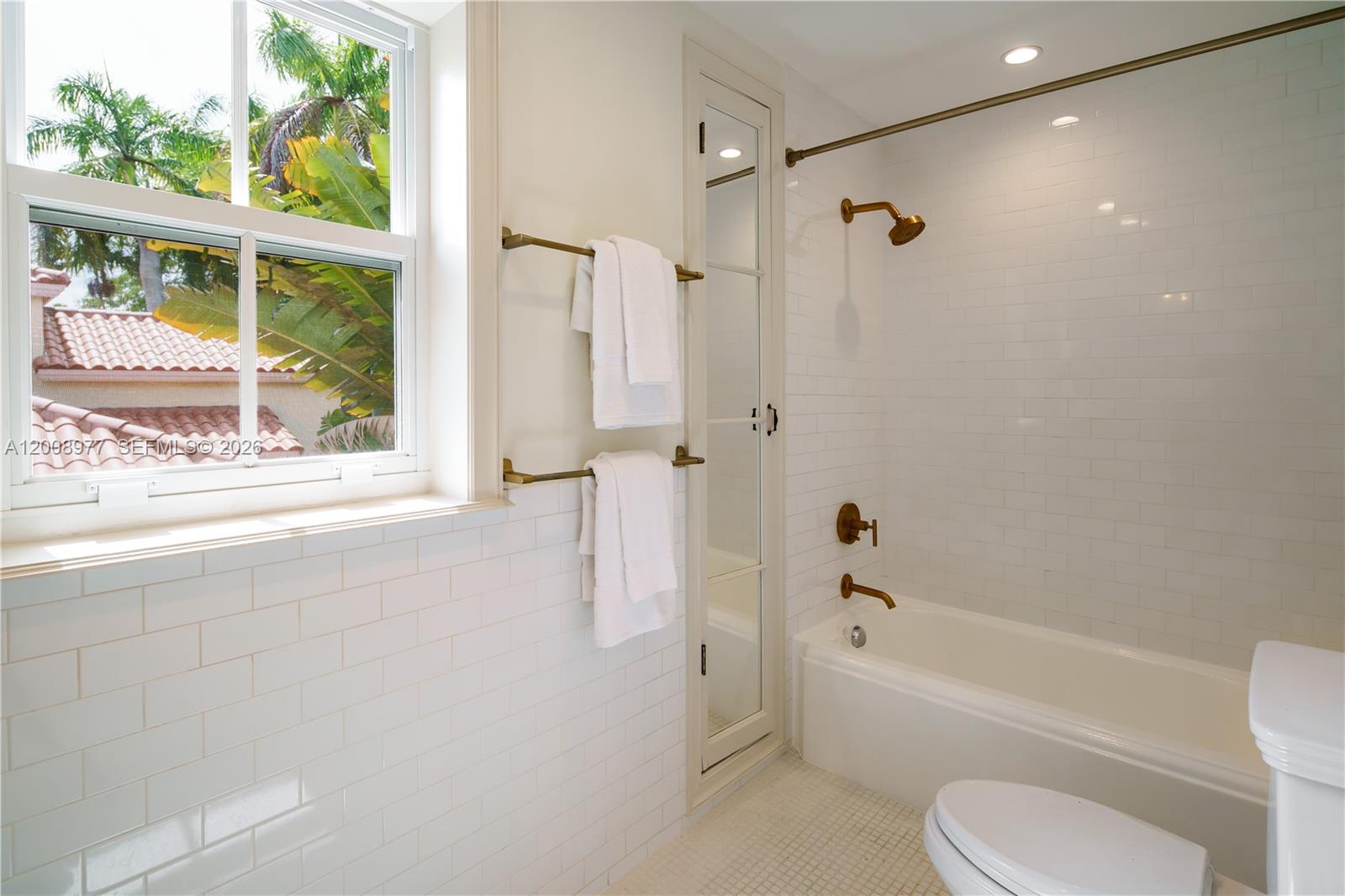 1228 Alhambra Cir