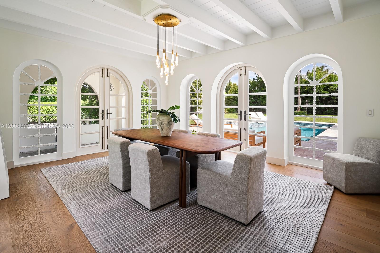 1228 Alhambra Cir