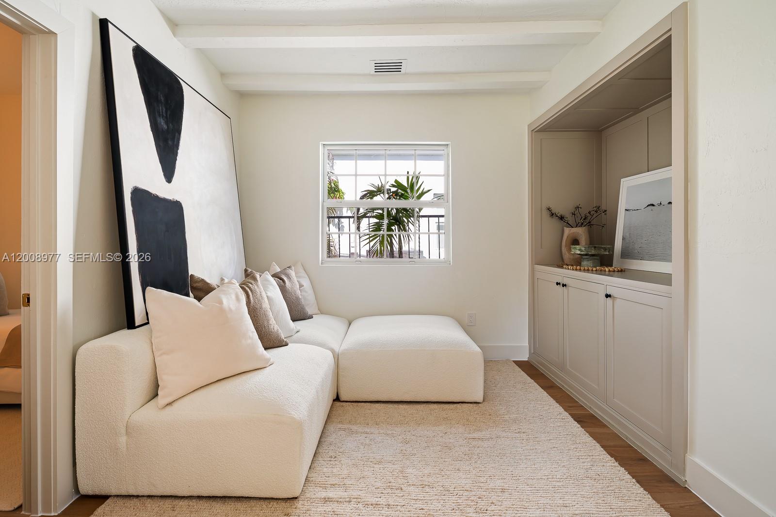 1228 Alhambra Cir