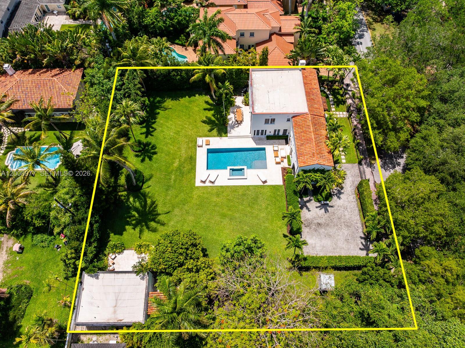 1228 Alhambra Cir