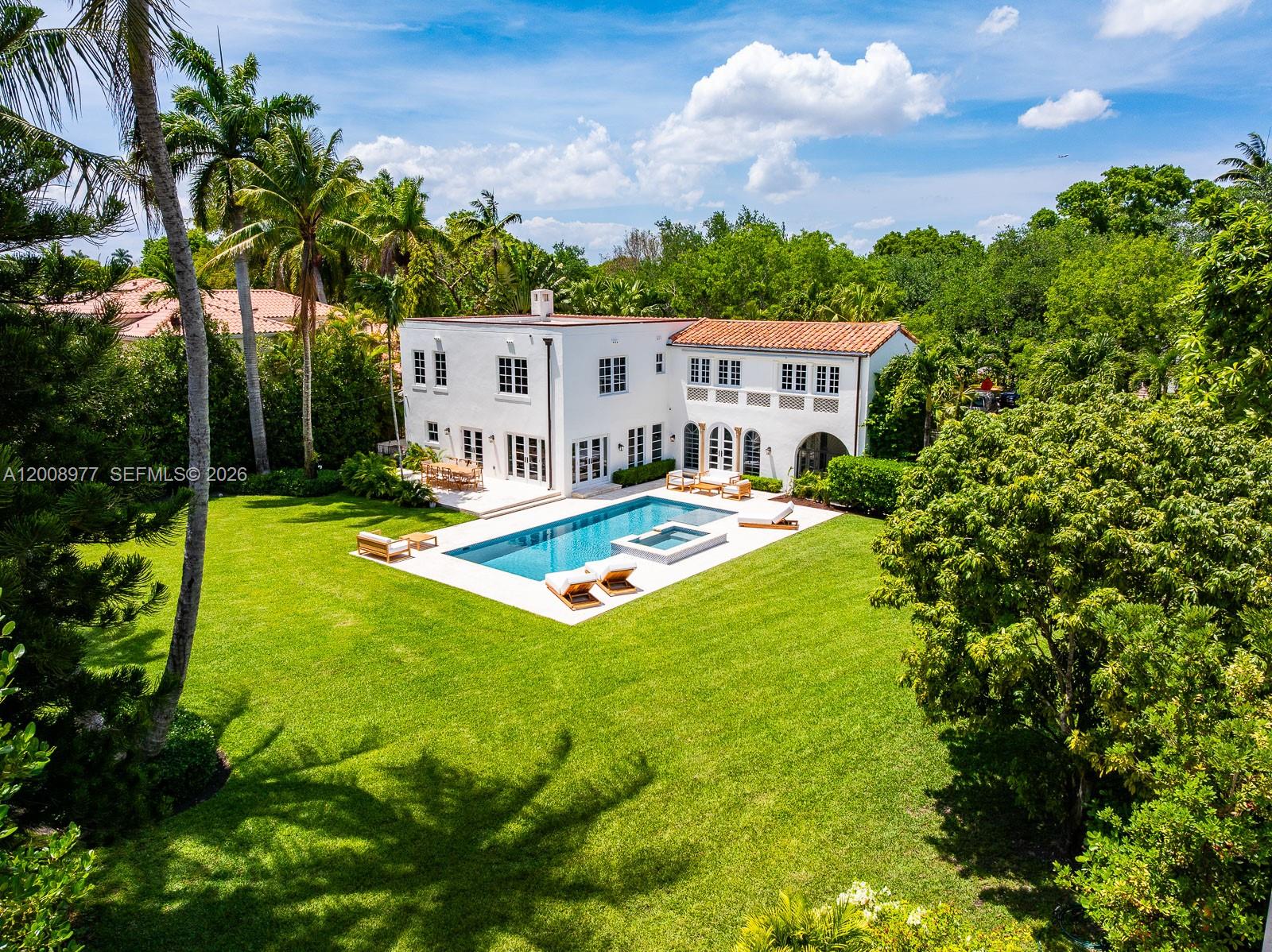 1228 Alhambra Cir