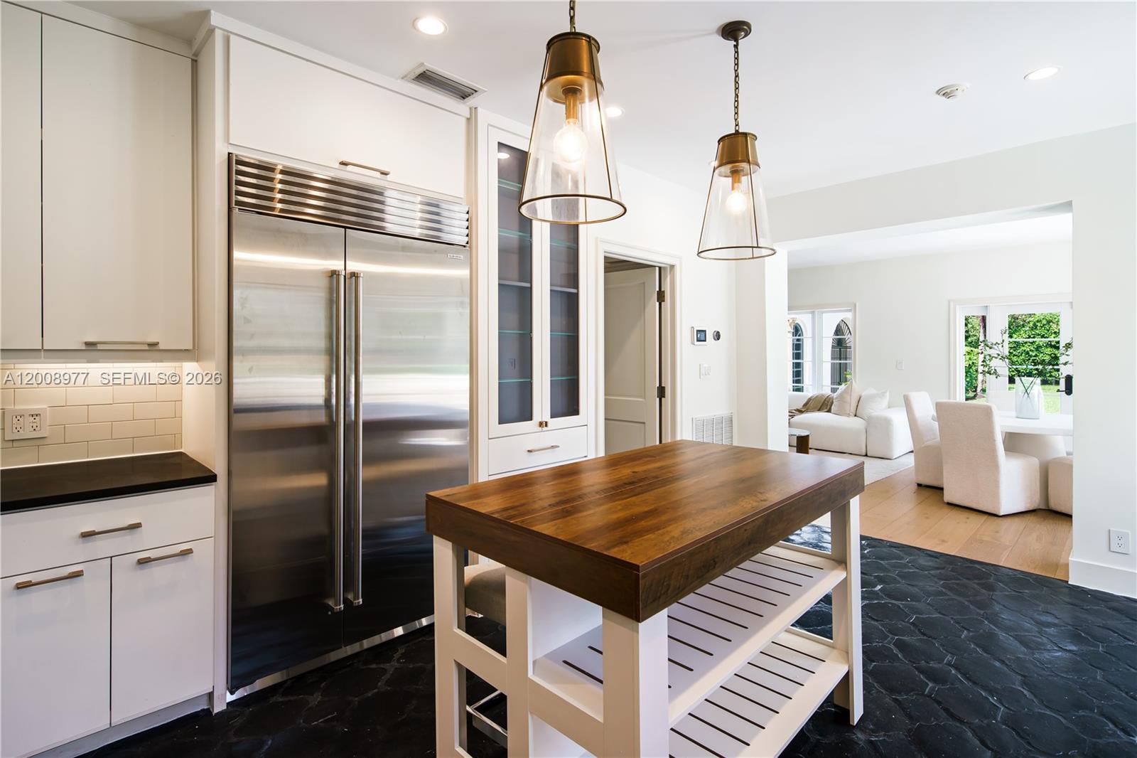 1228 Alhambra Cir