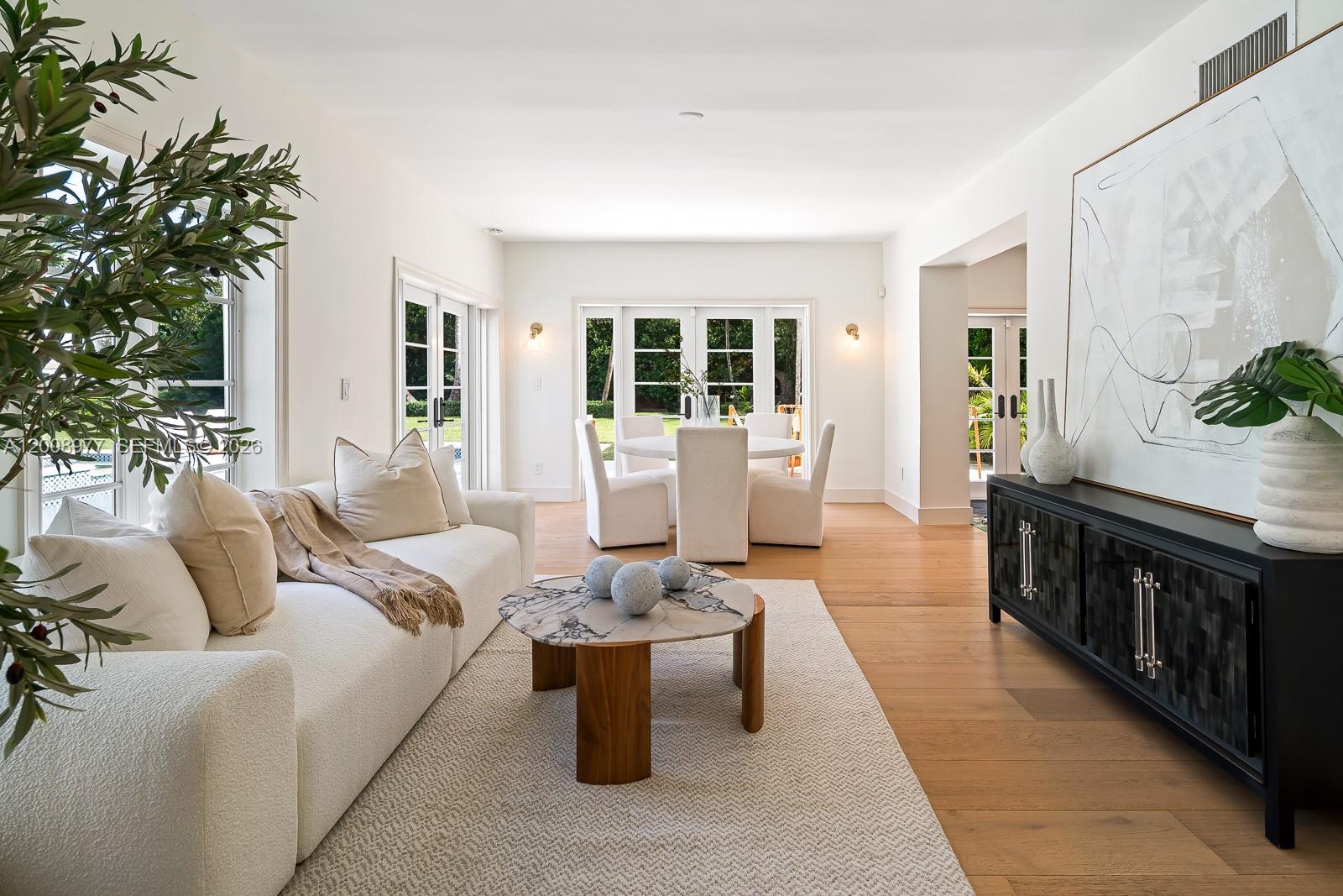 1228 Alhambra Cir