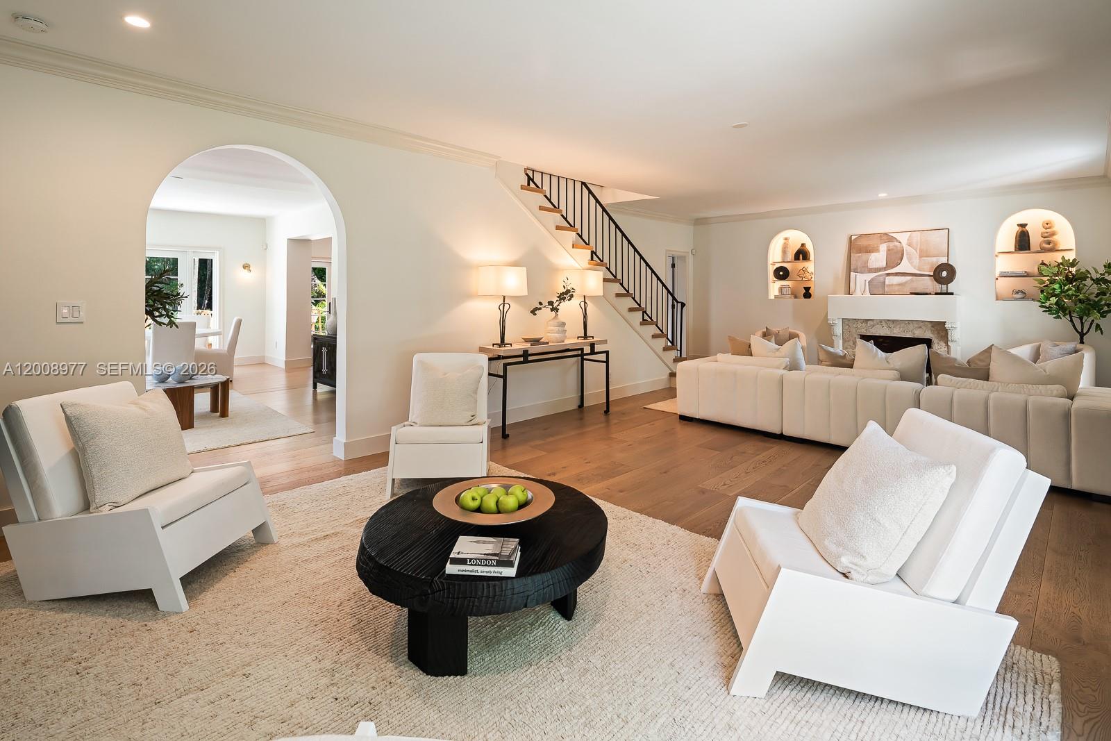 1228 Alhambra Cir