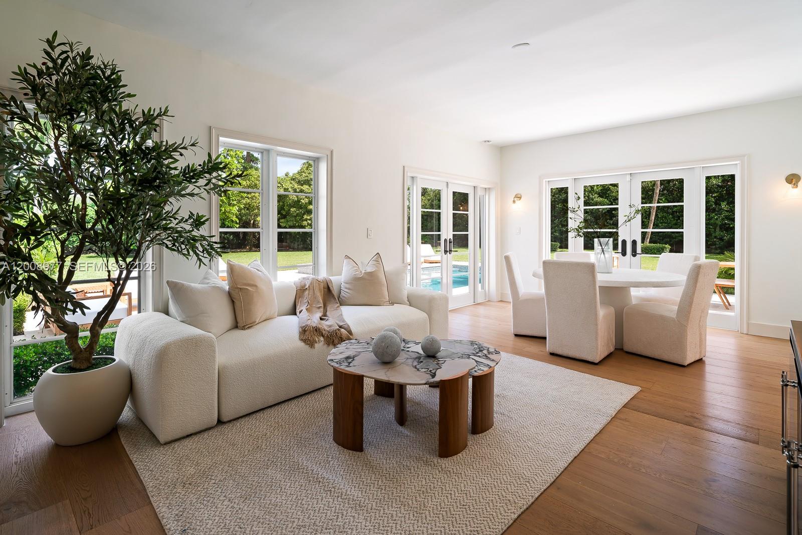 1228 Alhambra Cir