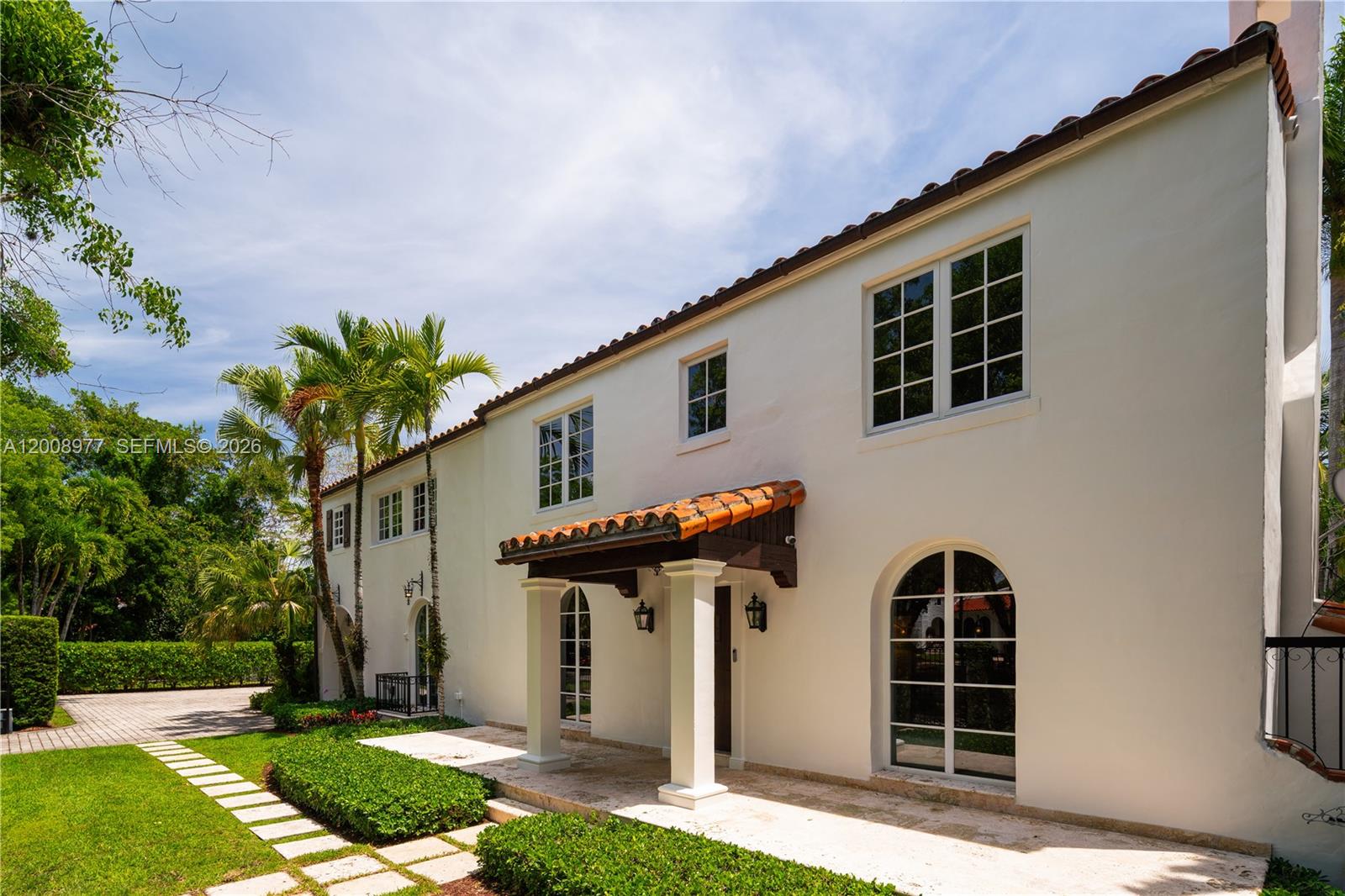 1228 Alhambra Cir