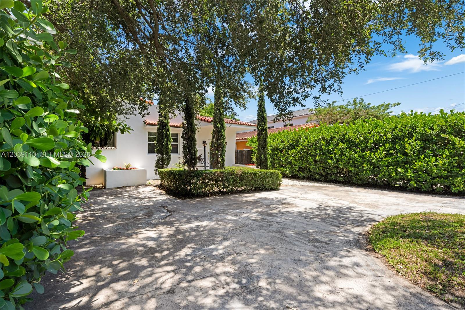 2209 SW 57th Ct