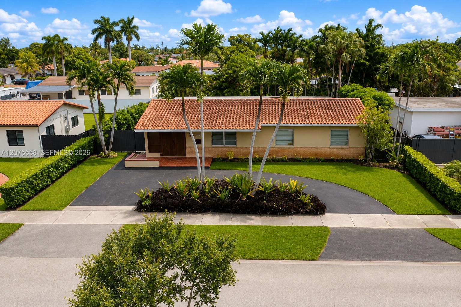 3115 Village Green Dr