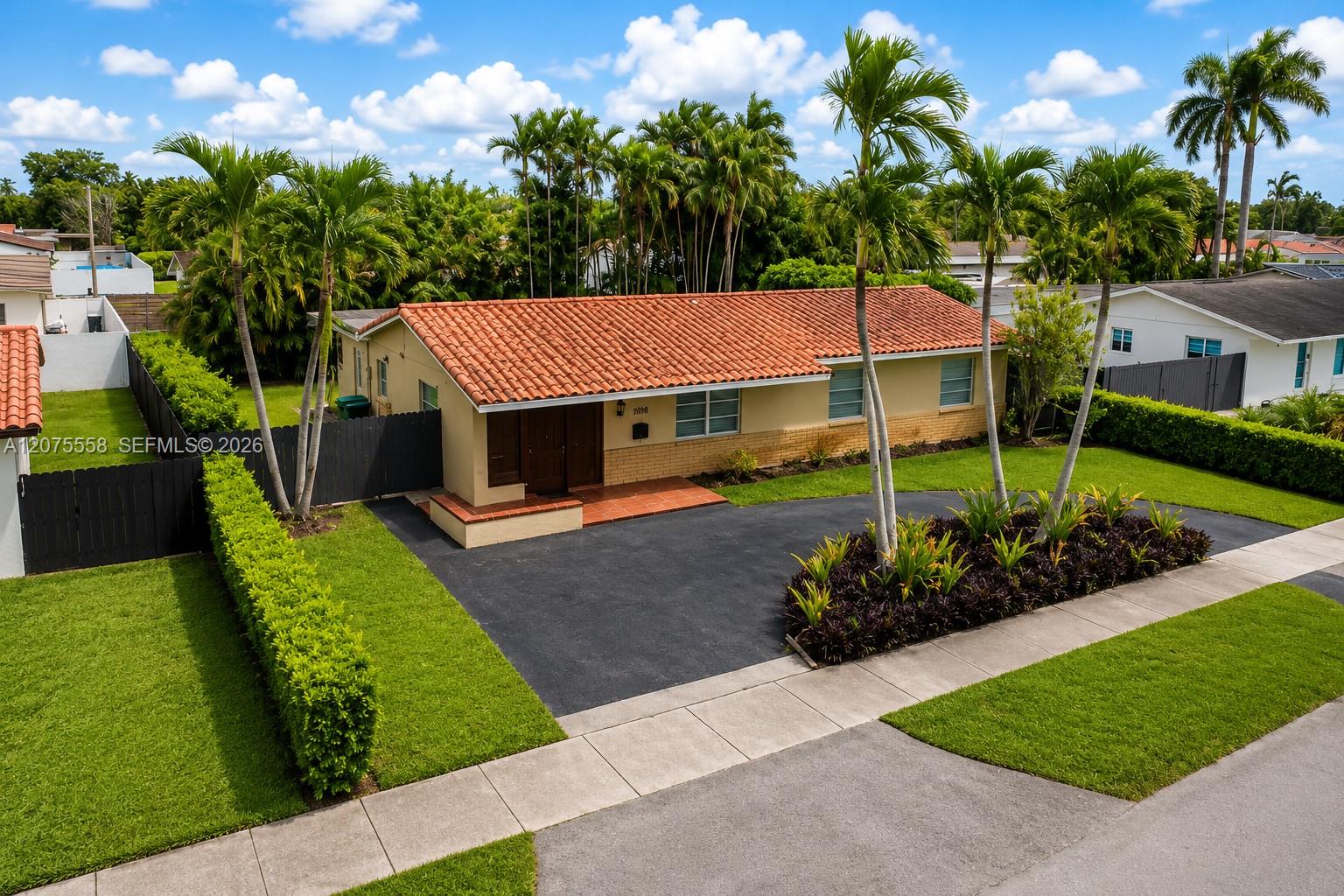 3115 Village Green Dr