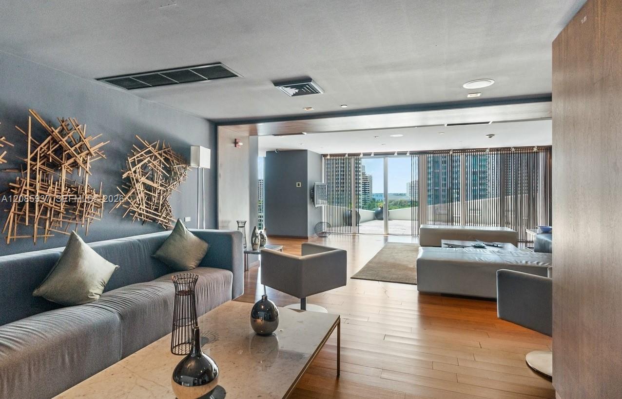 325 S Biscayne Blvd # 2114