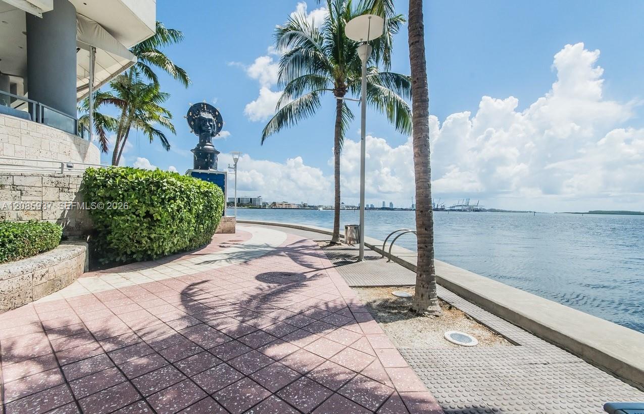325 S Biscayne Blvd # 2114