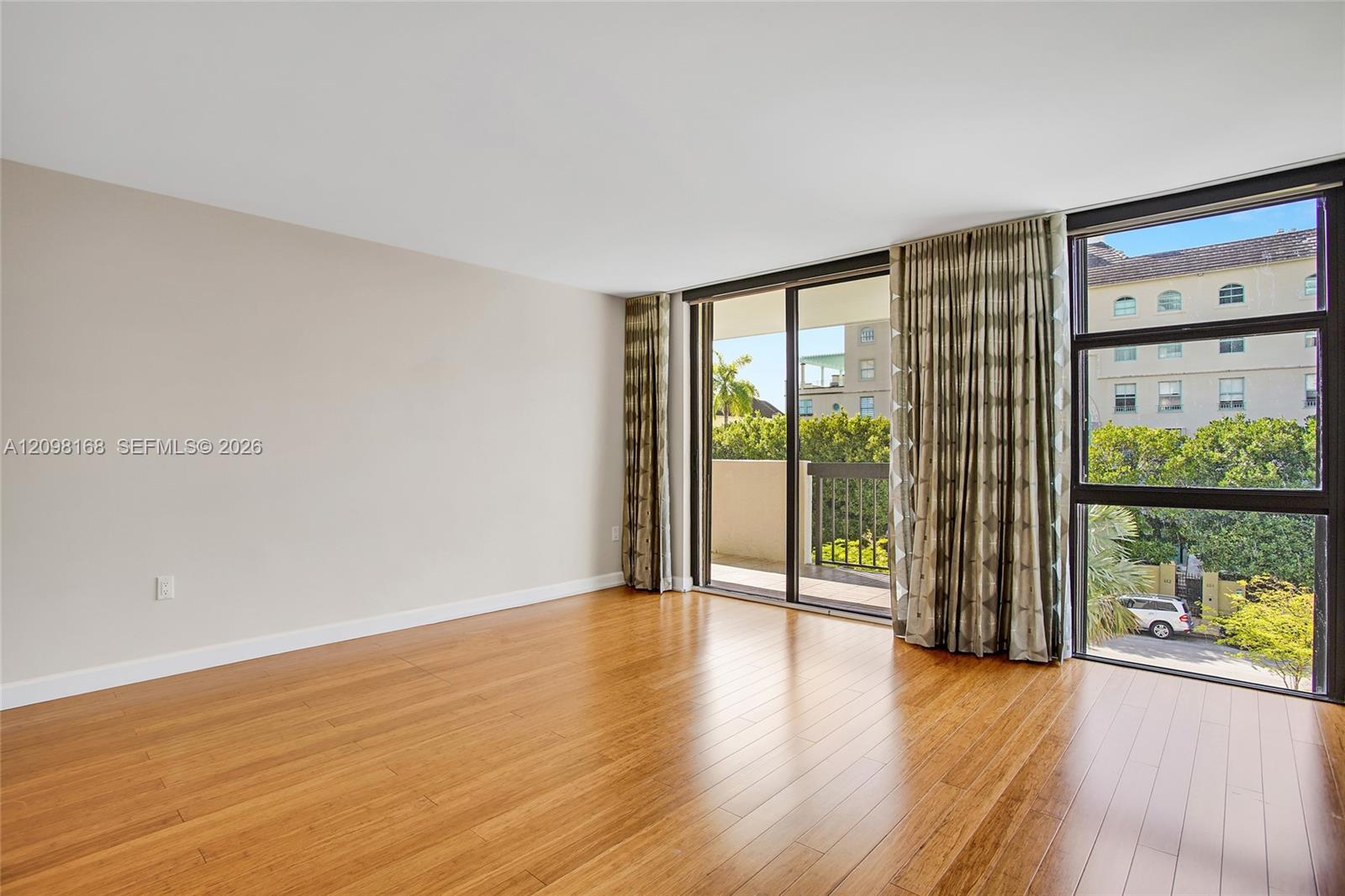 600 Biltmore Way # 306