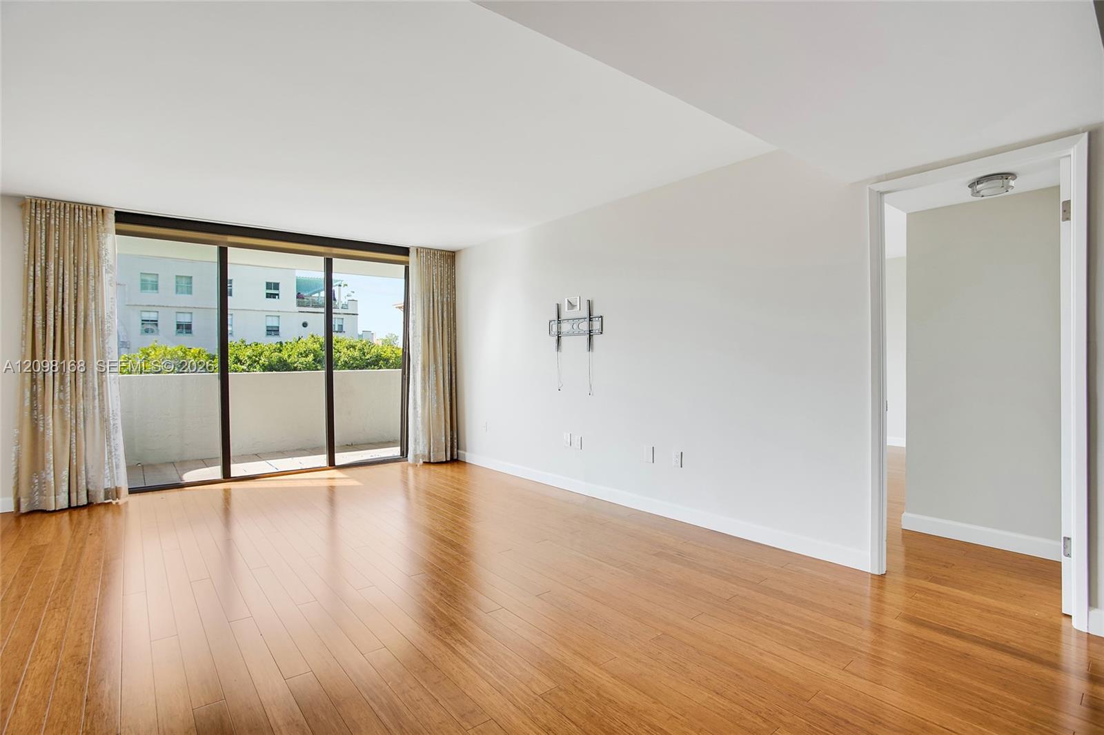 600 Biltmore Way # 306