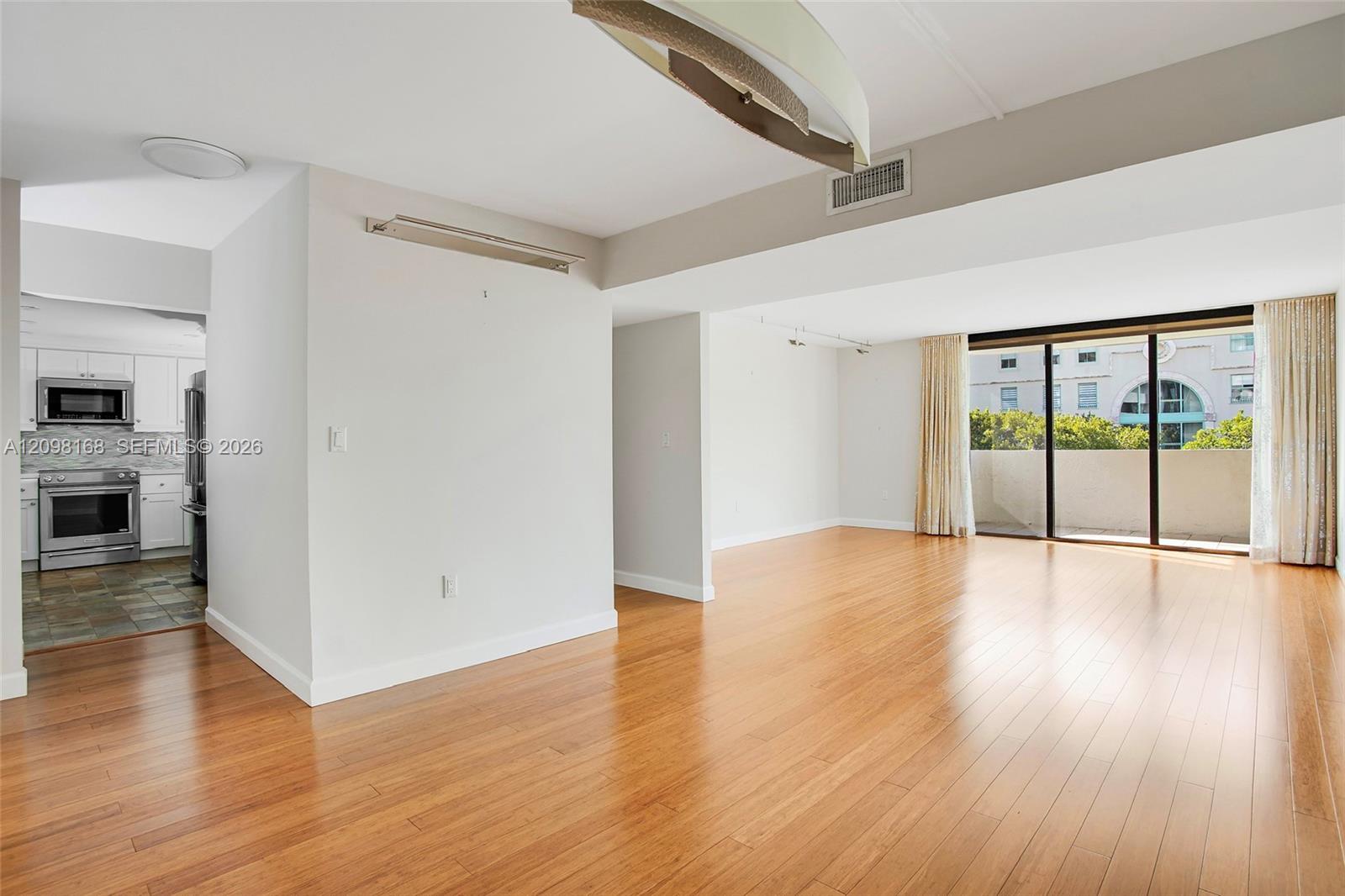 600 Biltmore Way # 306