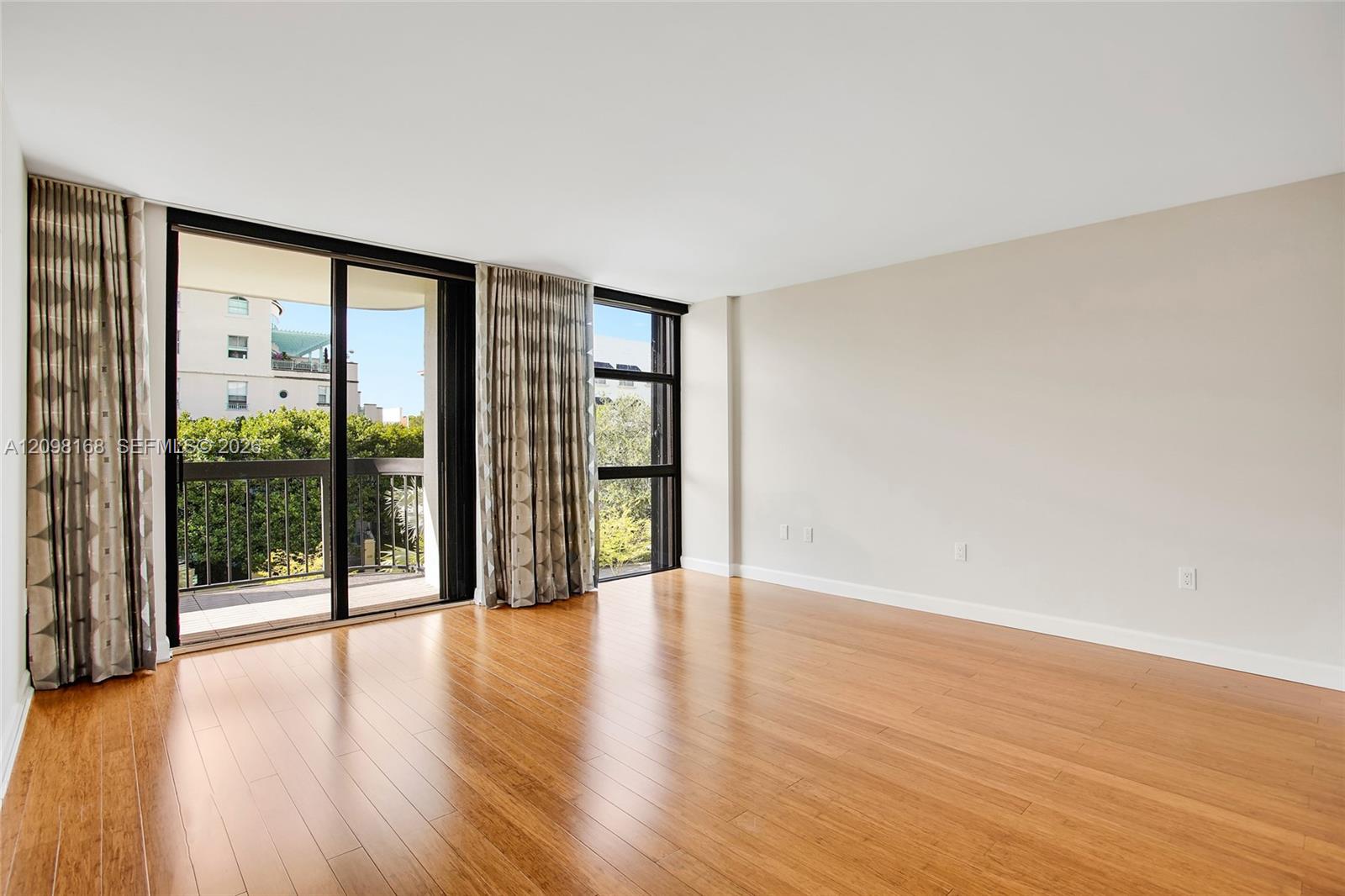 600 Biltmore Way # 306