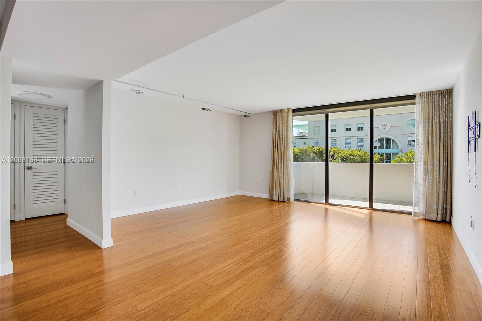600 Biltmore Way # 306