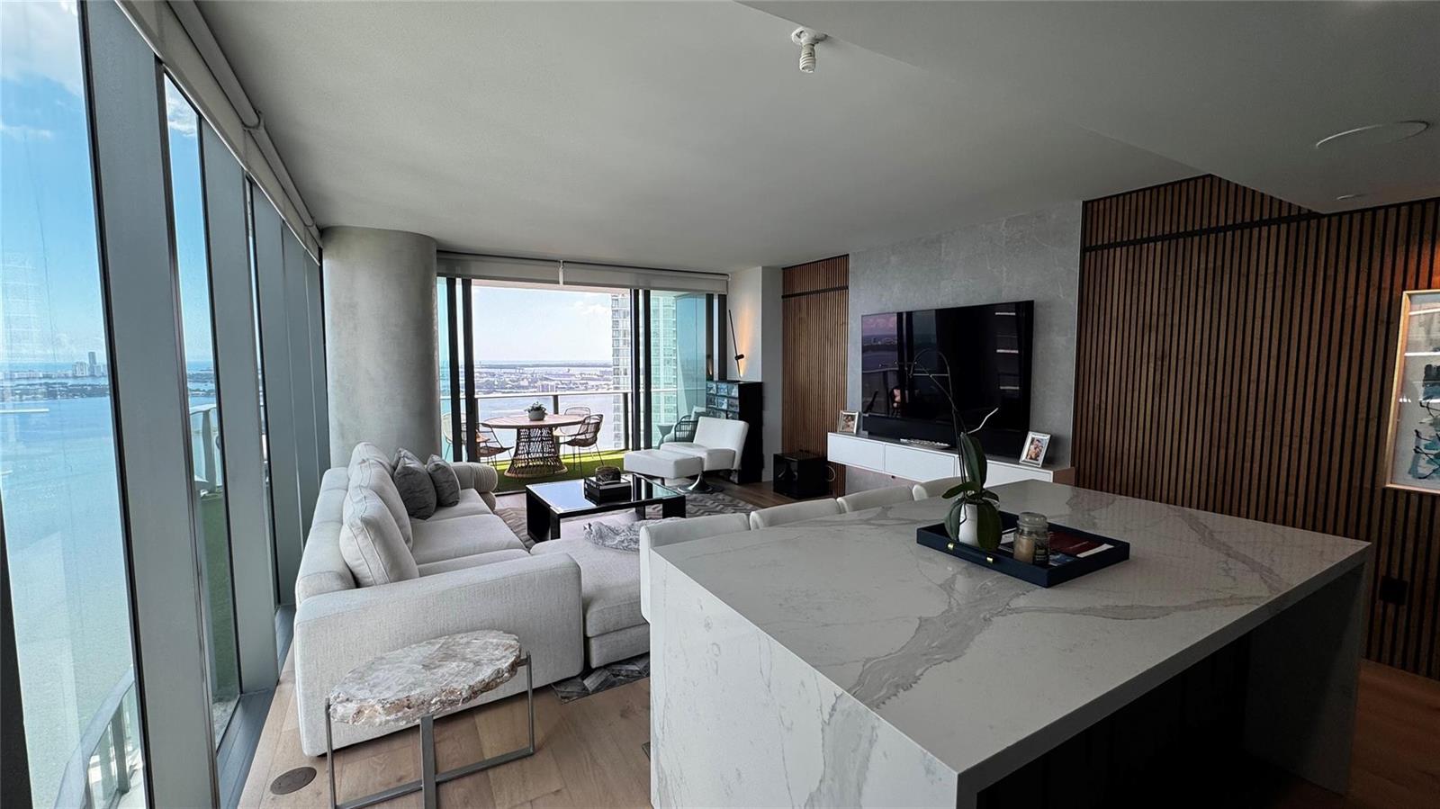 650 NE 32nd Street # 4307
