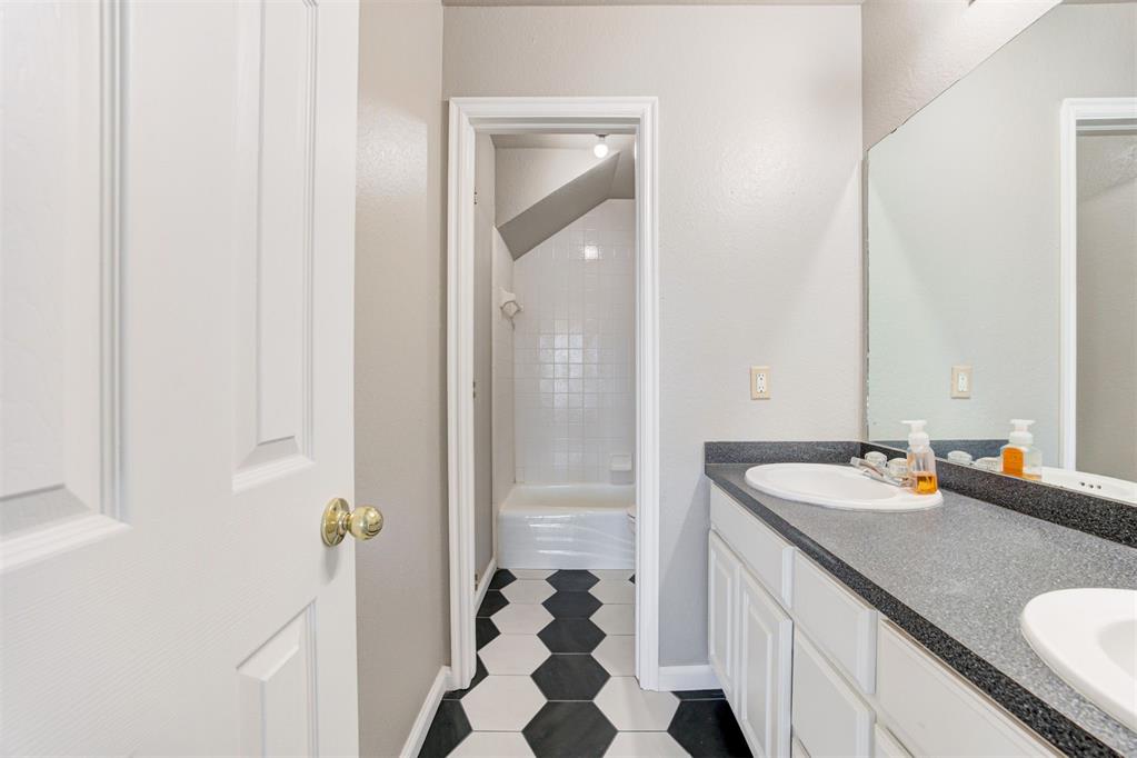 2324 Bradford Place