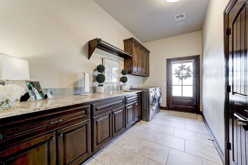 1850 Ladera Lane