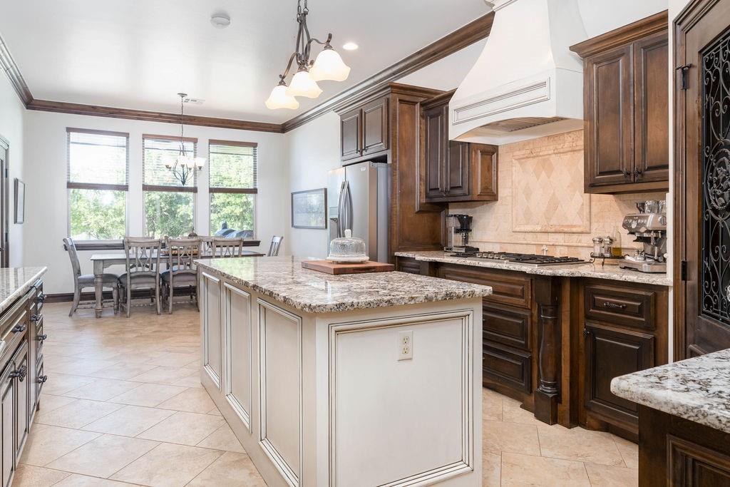 1845 Ladera Lane