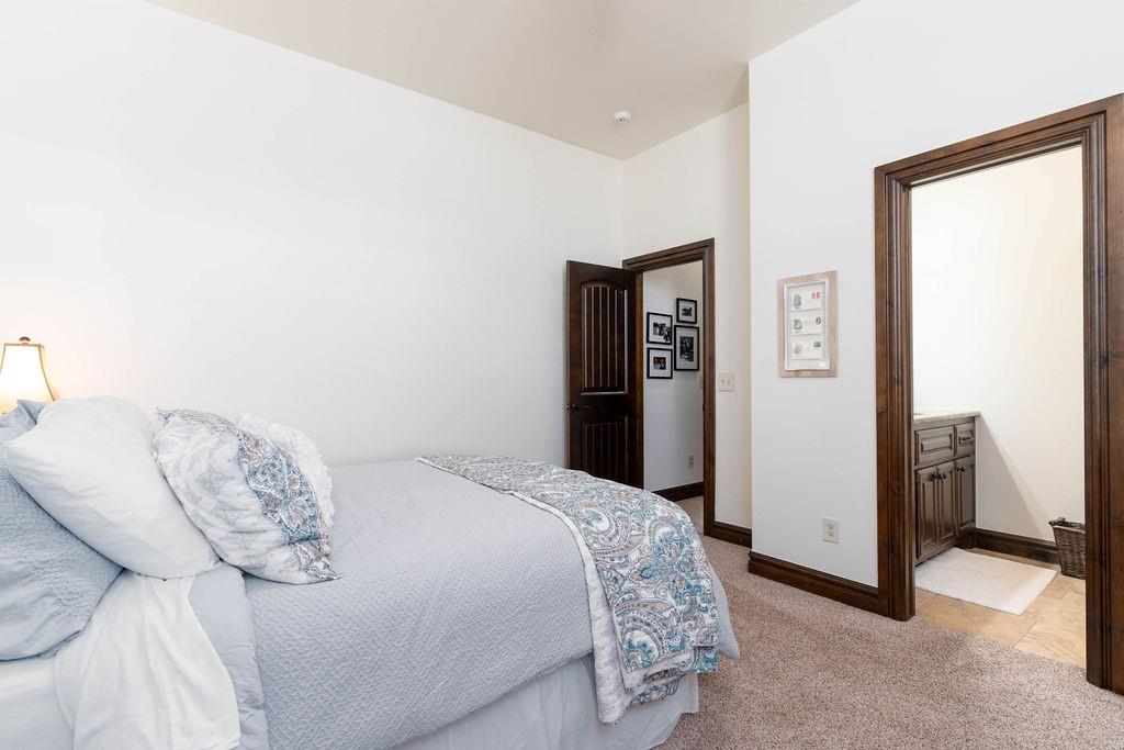 1845 Ladera Lane