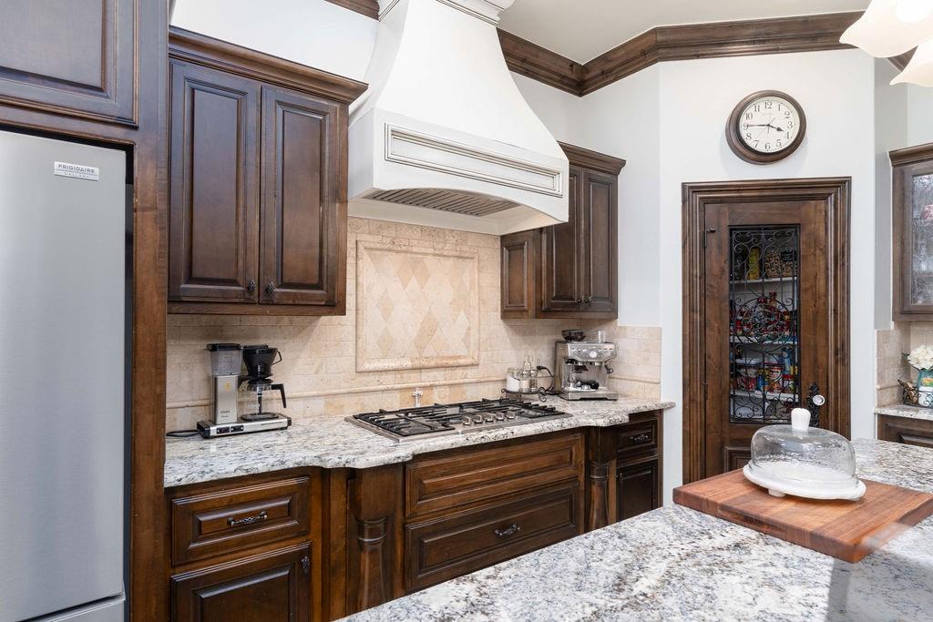 1845 Ladera Lane