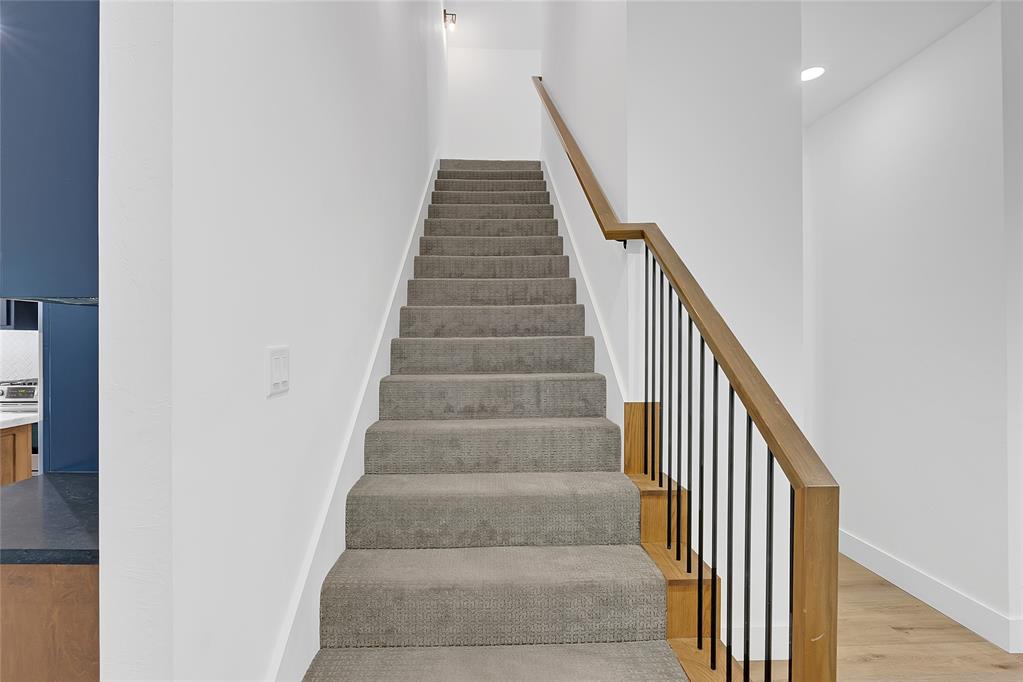 2117 Santa Monica Street