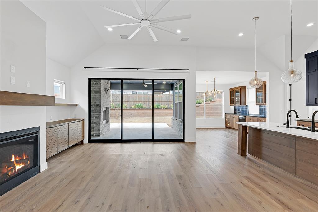 2117 Santa Monica Street