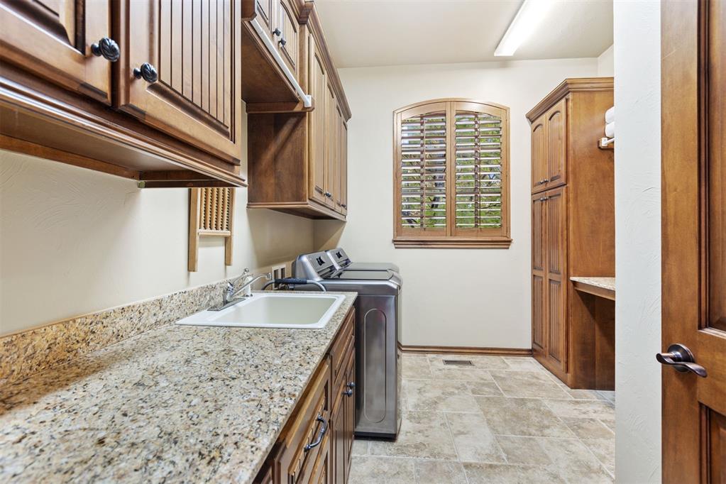 1605 Hidden Lake Drive