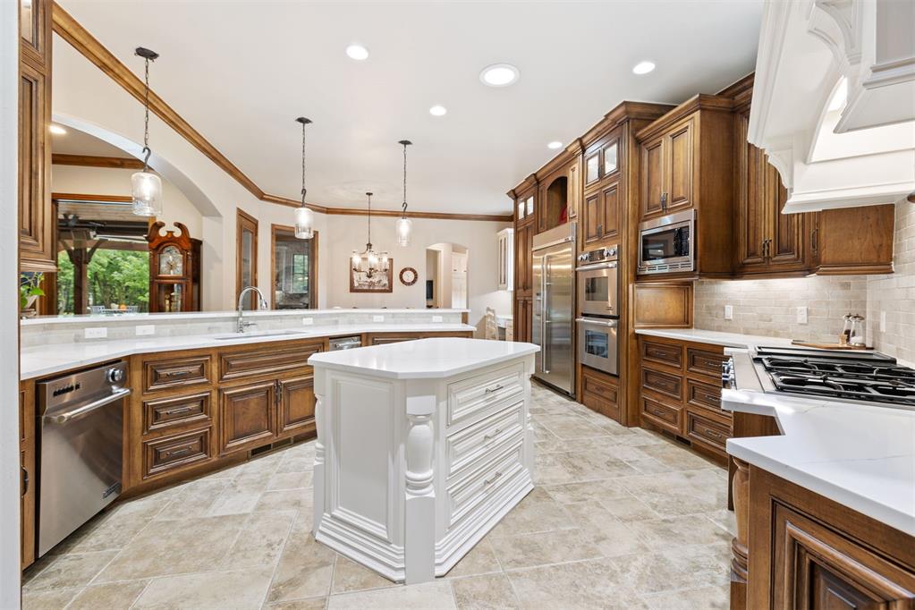 1605 Hidden Lake Drive