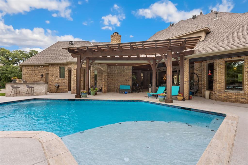 1605 Hidden Lake Drive