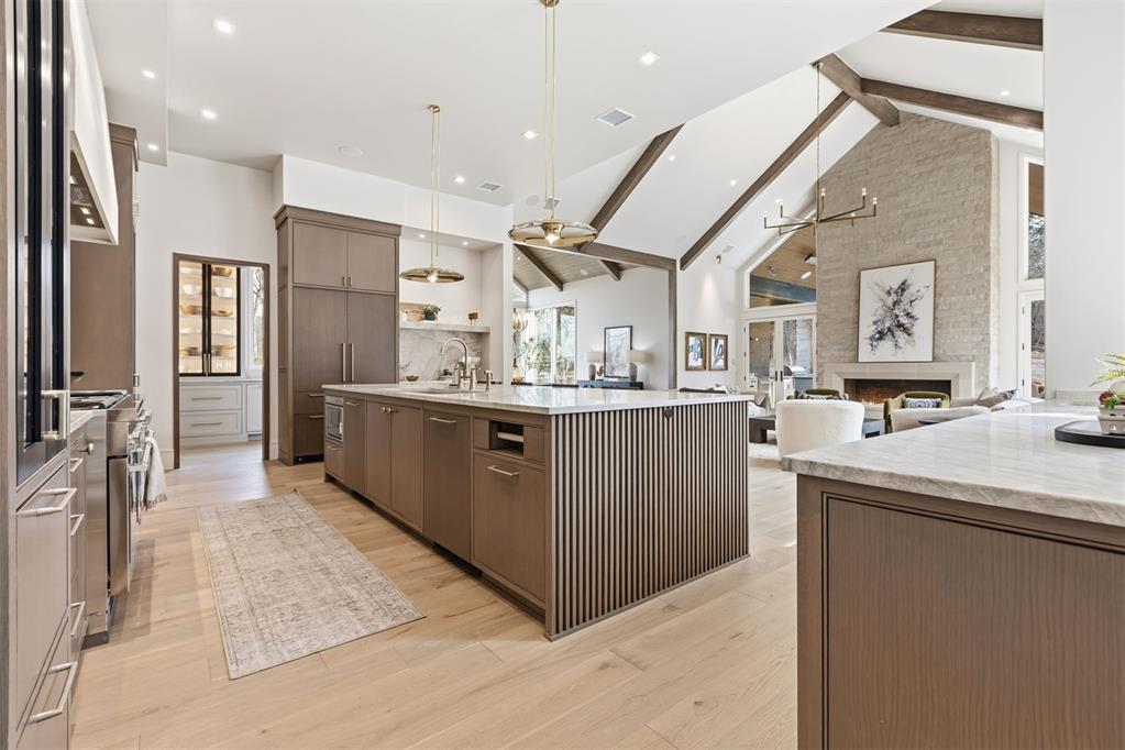 9708 Farmhouse Lane