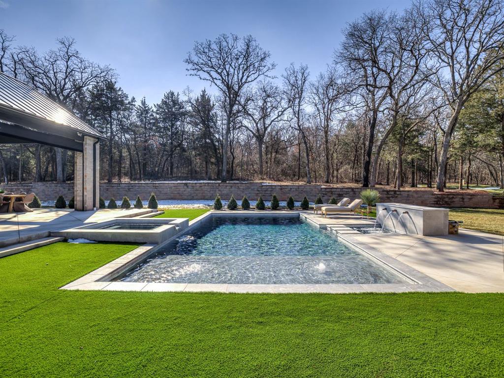 9708 Farmhouse Lane