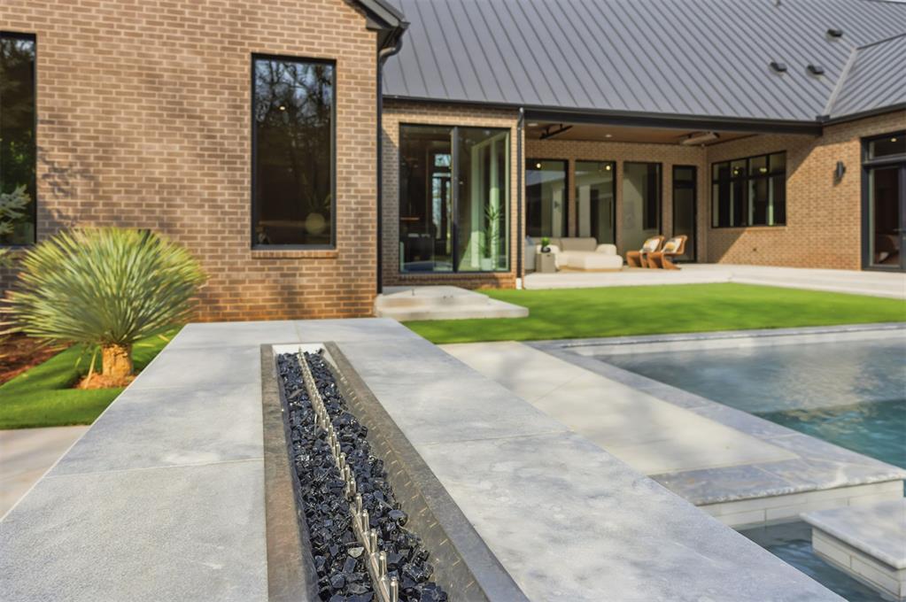 9708 Farmhouse Lane