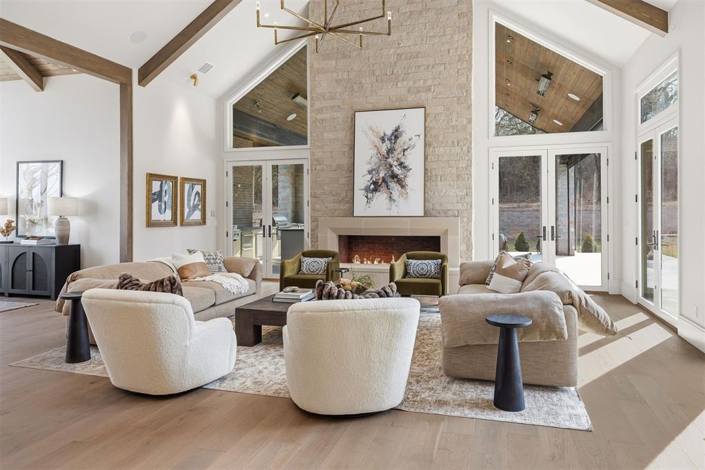 9708 Farmhouse Lane