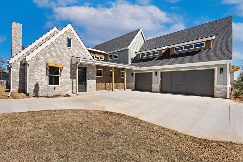 8101 Amber Ridge Drive