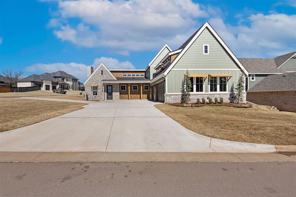 8101 Amber Ridge Drive
