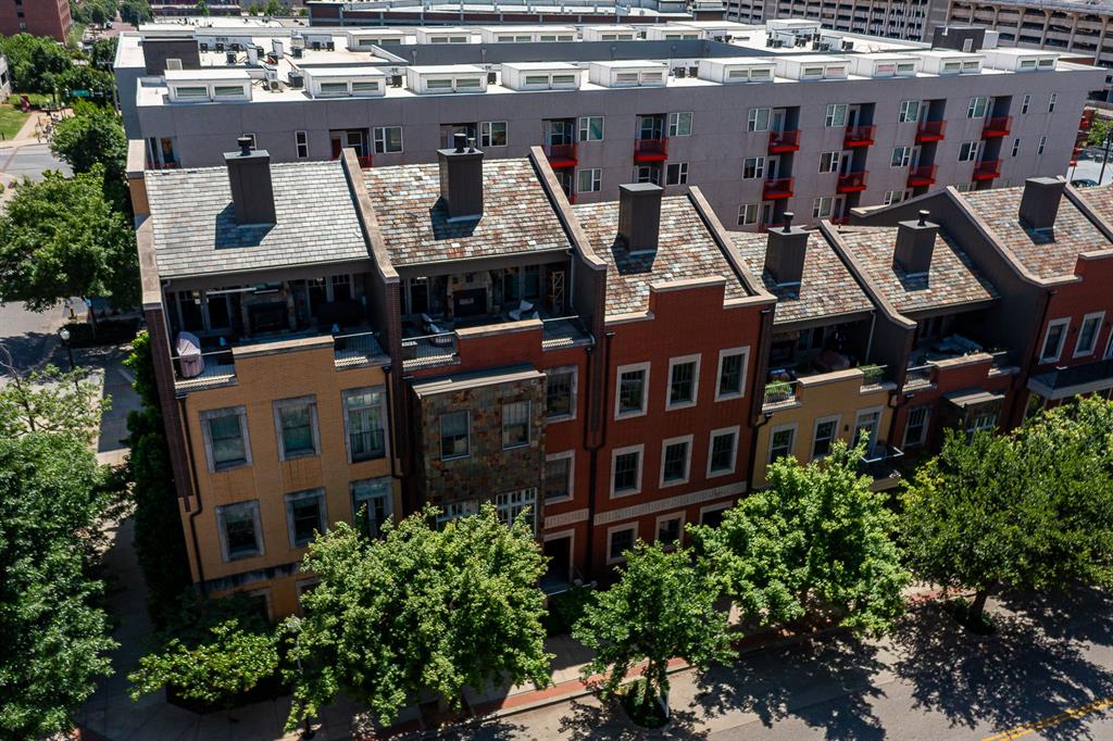 28 NE 3rd Street