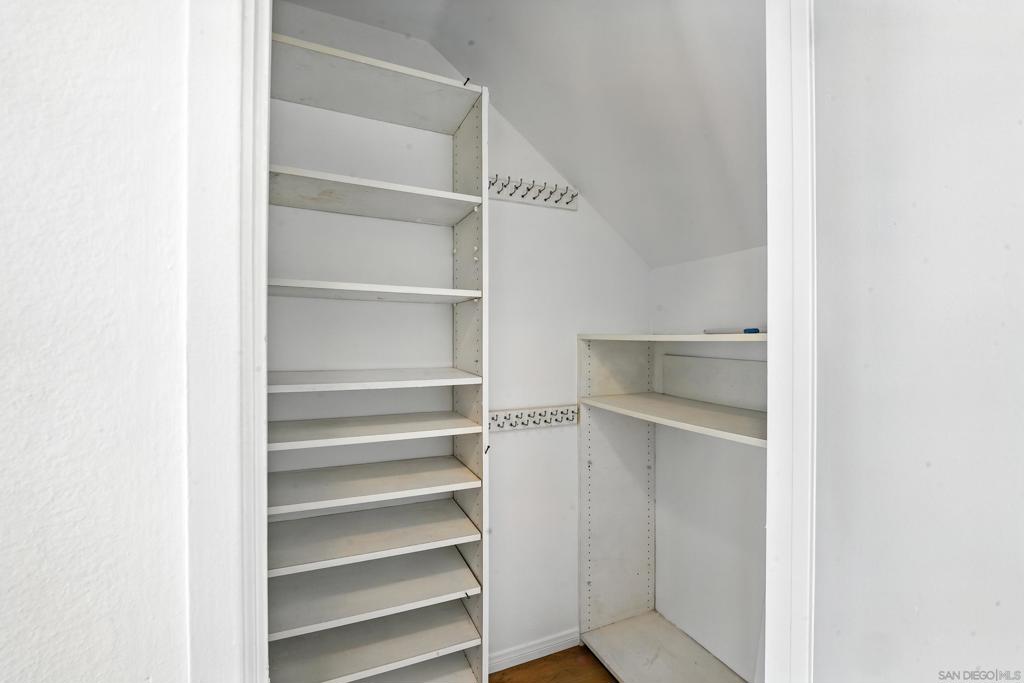 6229 MARINA PACIFICA DR N