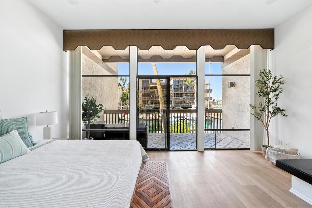 6229 MARINA PACIFICA DR N