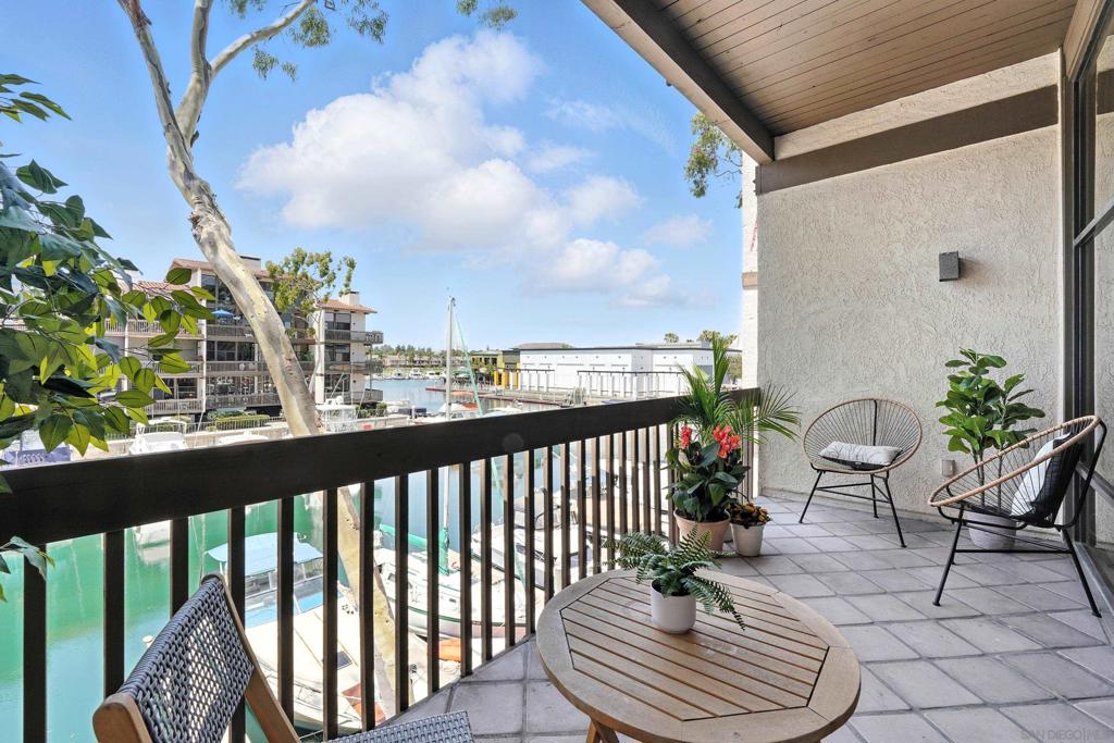 6229 MARINA PACIFICA DR N