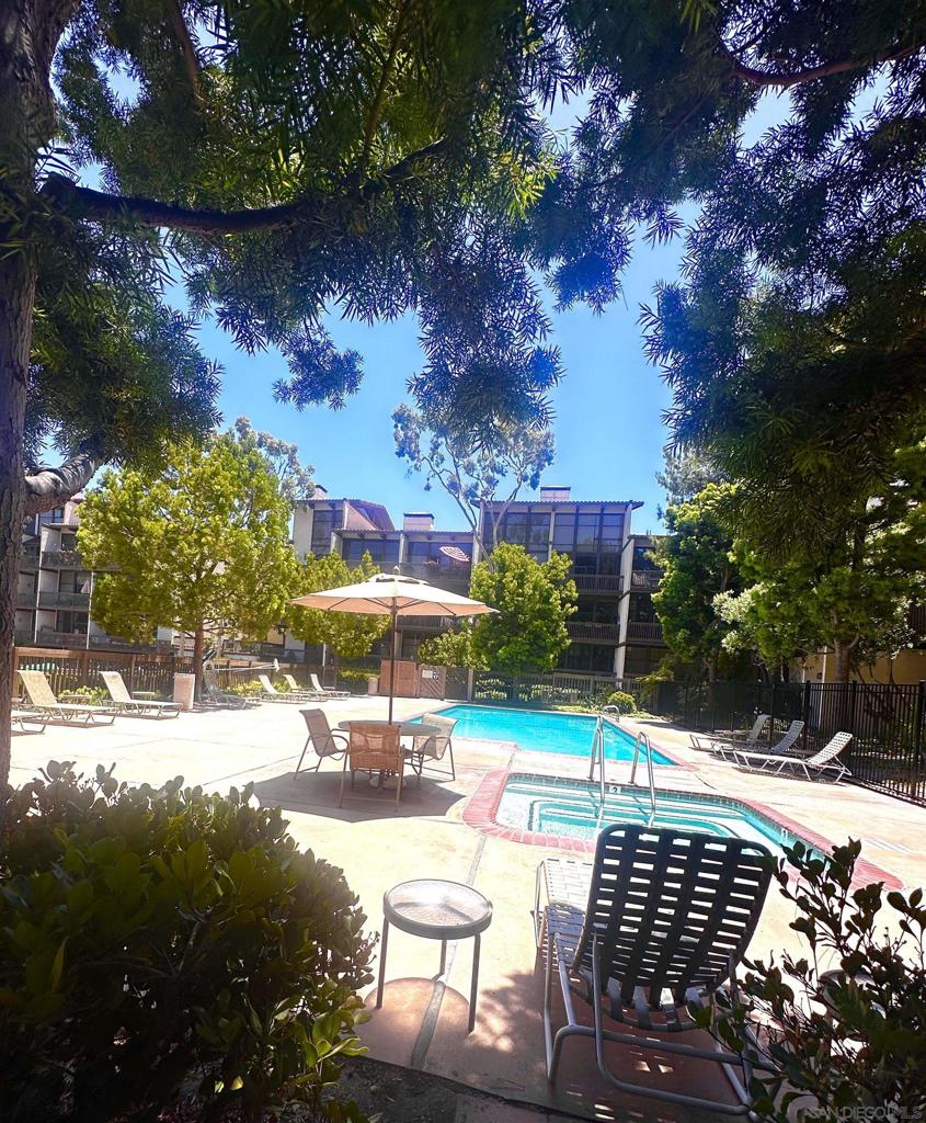 6229 MARINA PACIFICA DR N