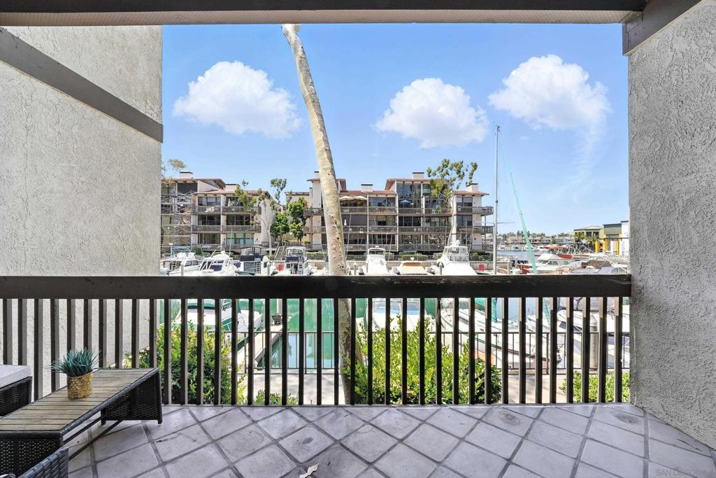 6229 MARINA PACIFICA DR N