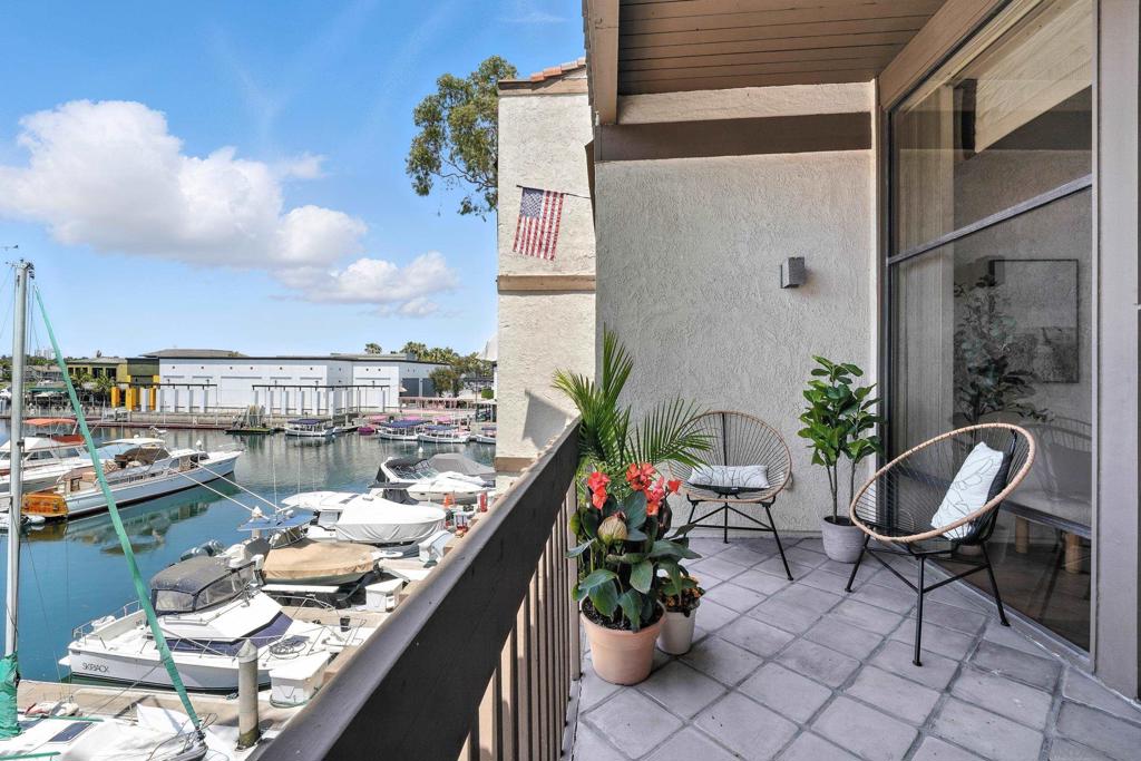 6229 MARINA PACIFICA DR N