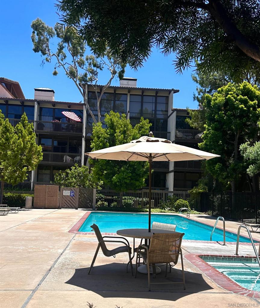 6229 MARINA PACIFICA DR N