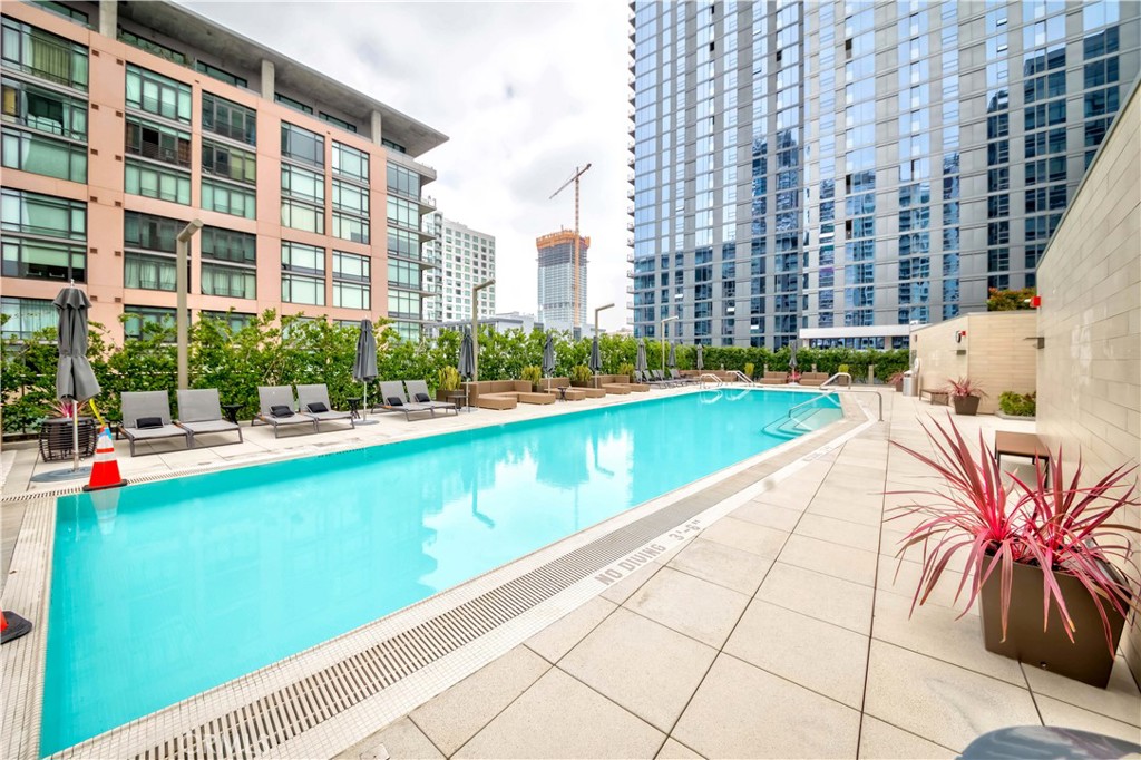1155 S Grand Avenue 1008