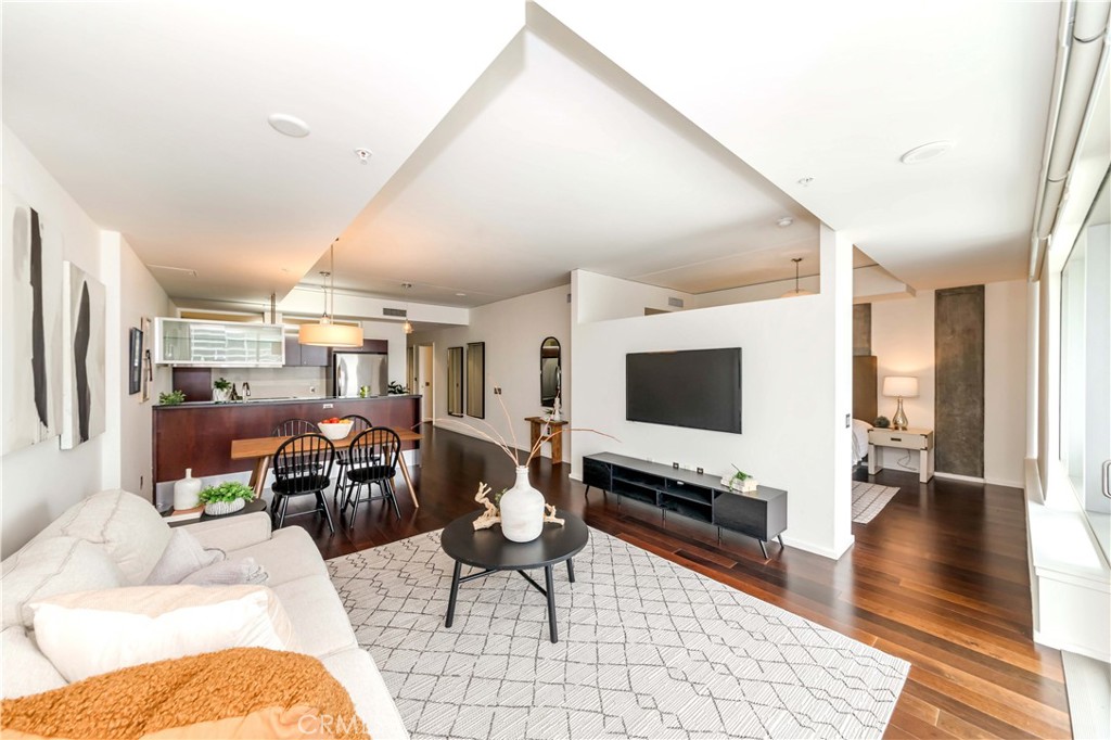 1155 S Grand Avenue 1008