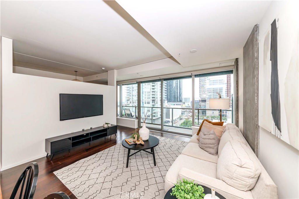 1155 S Grand Avenue 1008