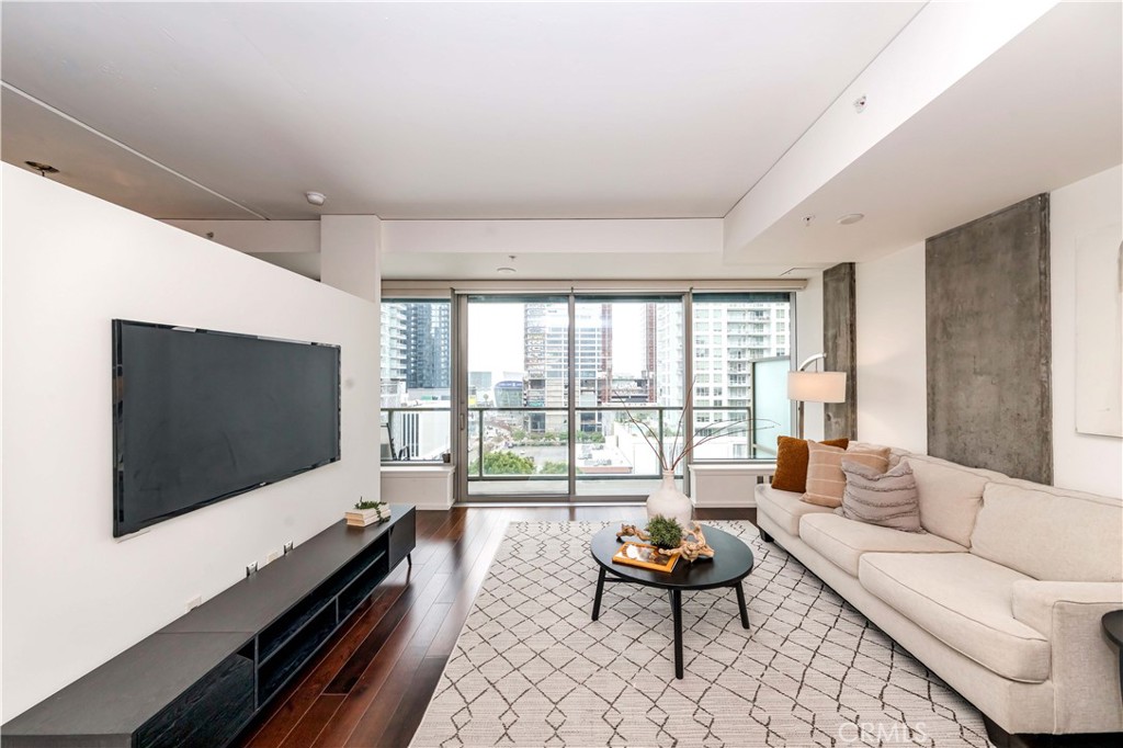 1155 S Grand Avenue 1008