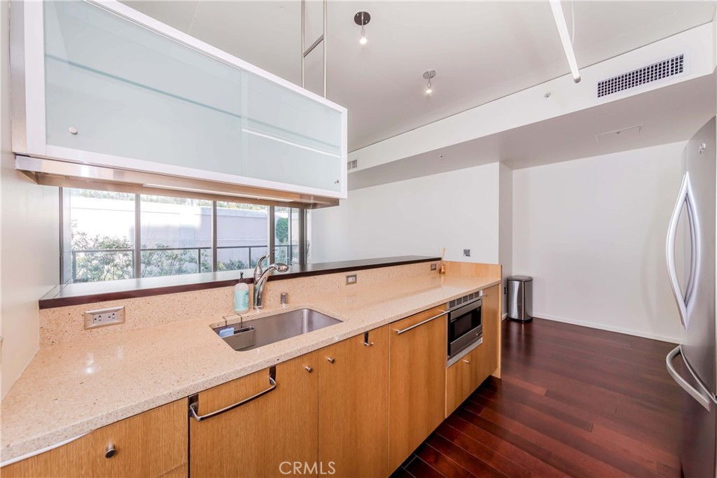 1155 S Grand Avenue 320